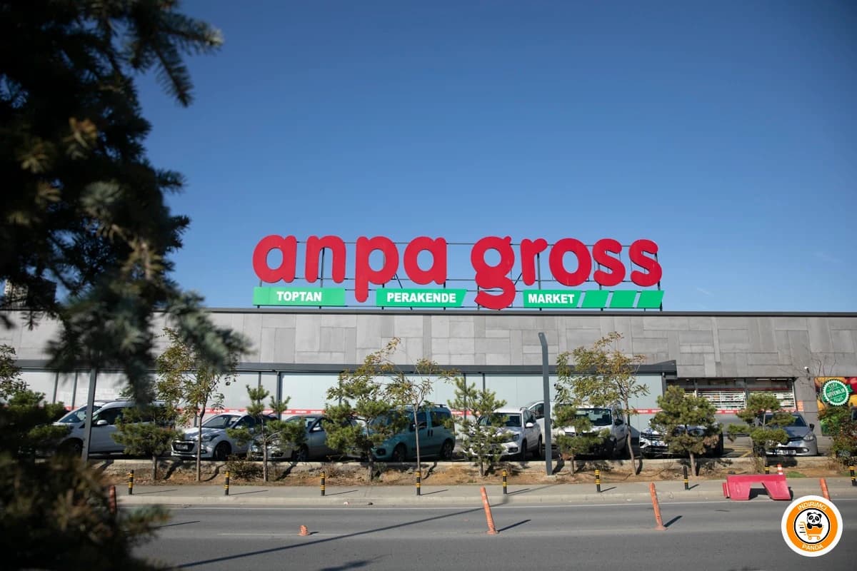 Anpa Gross Çam Sakura mağazasının gerçek dış cephesi ve tabelası